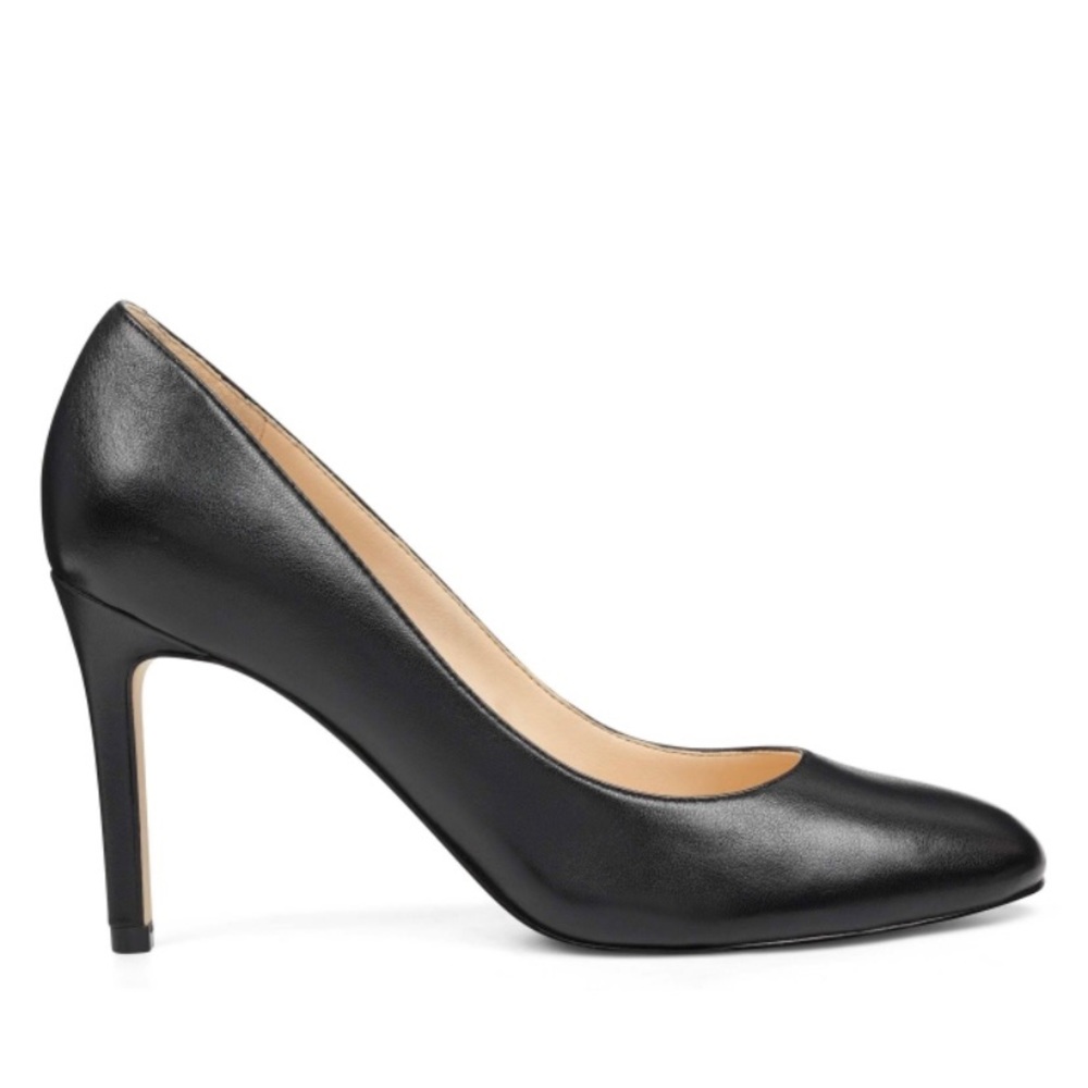 Nine West black heels/pumps